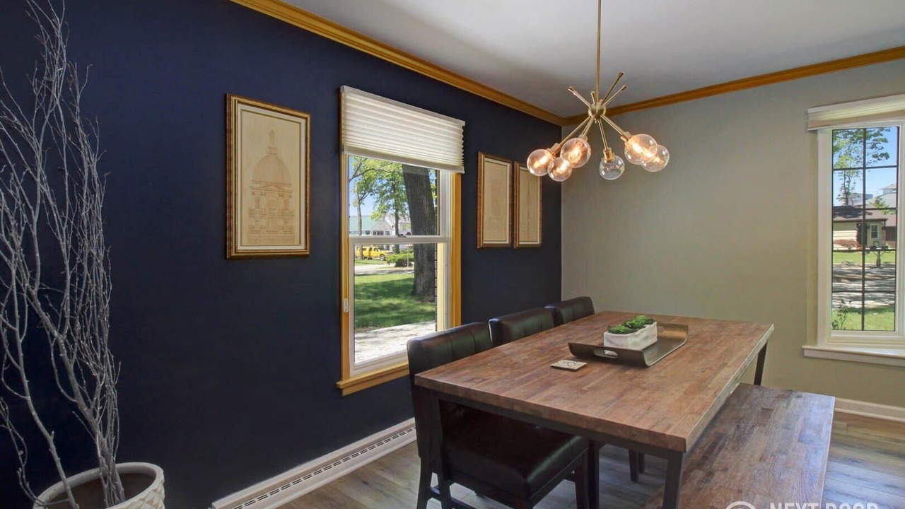 Photo of Livingroom in Wooded Estates