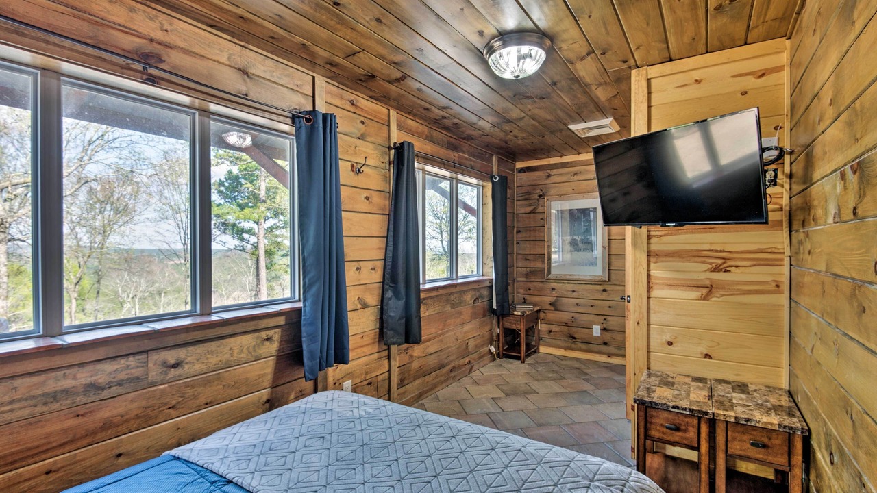 Photo of Bedroom in Broken Bow