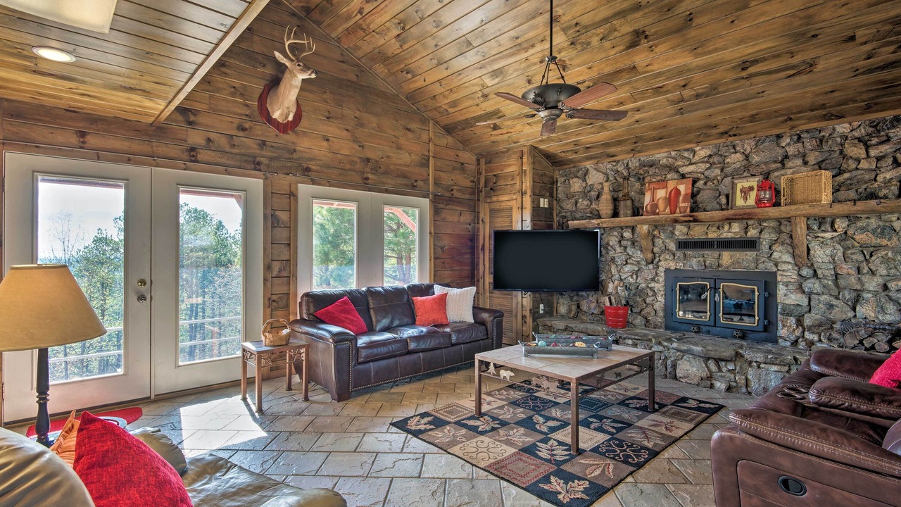 Photo of Livingroom in Broken Bow