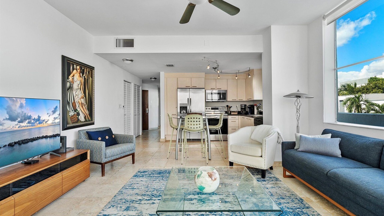 Photo of Livingroom in South of Fifth