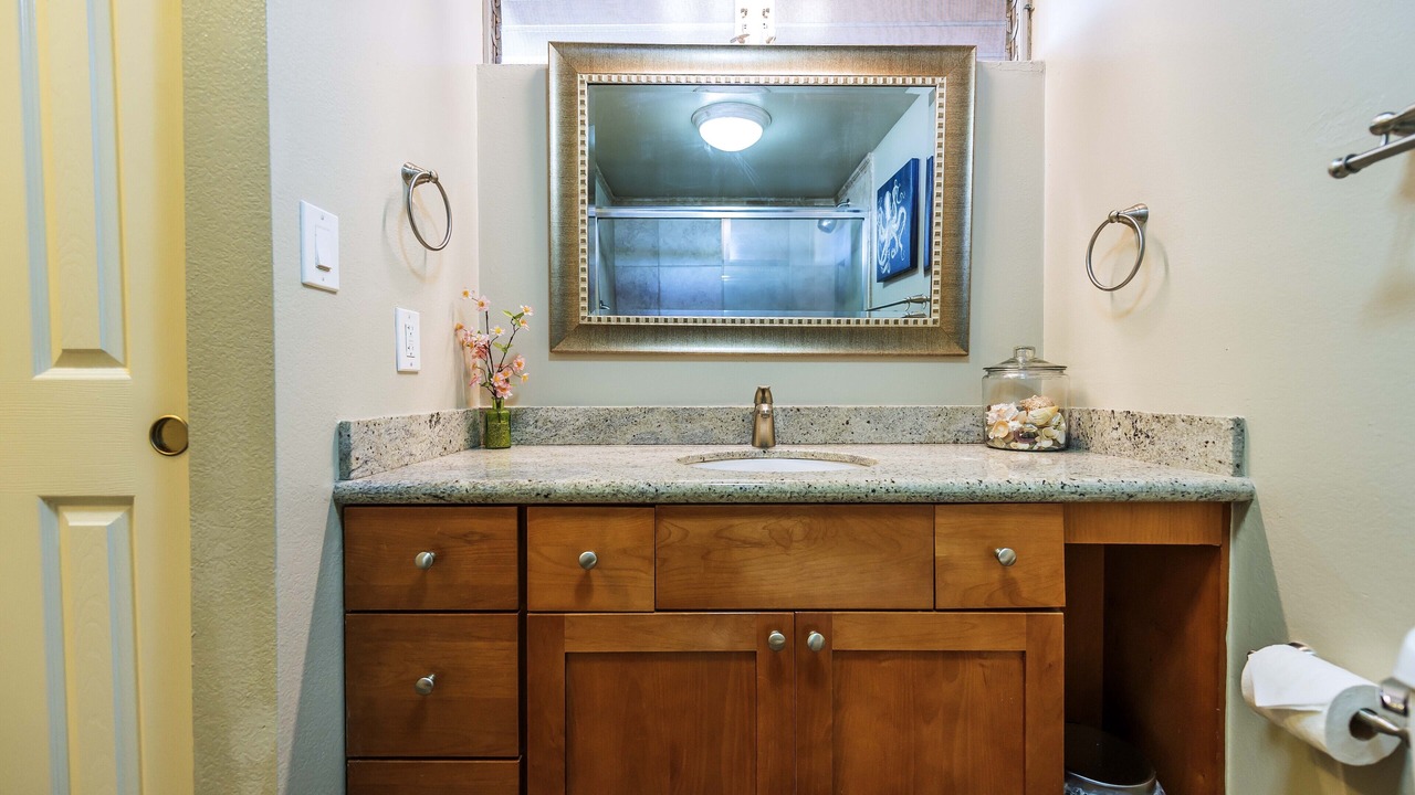 Photo of Bathroom in Kahana