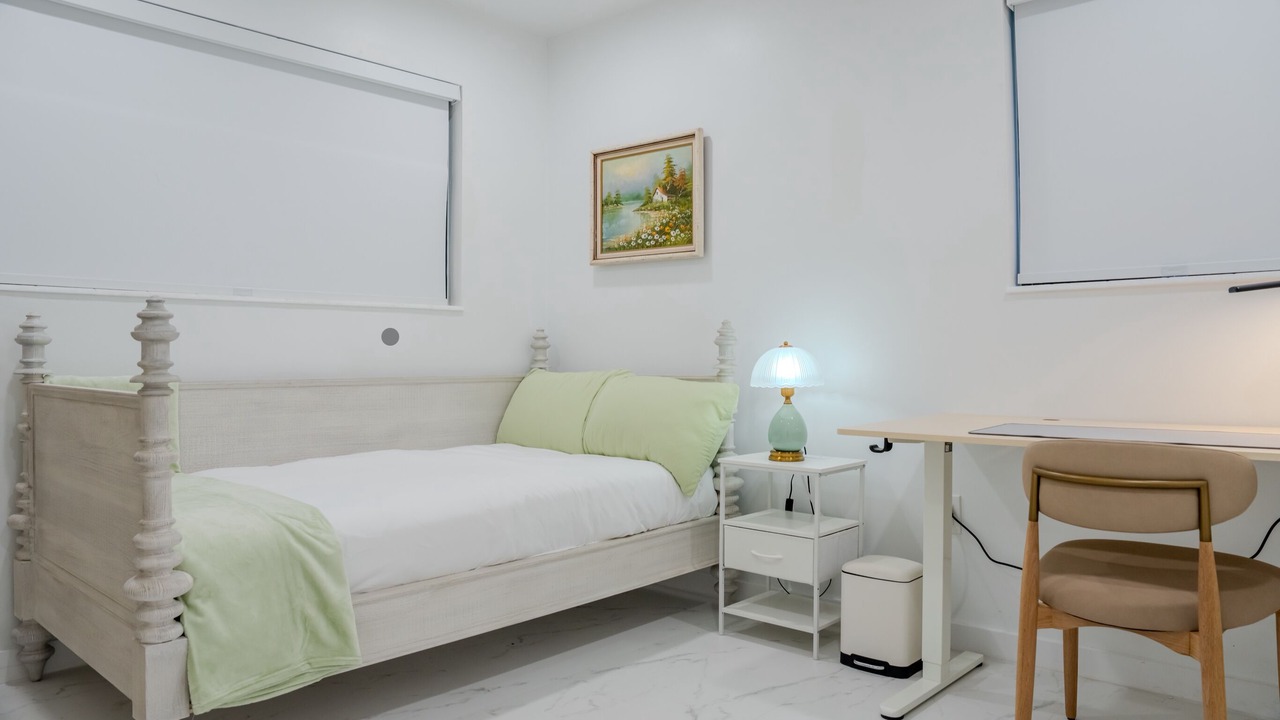 Photo of Bedroom in Pembroke Pines