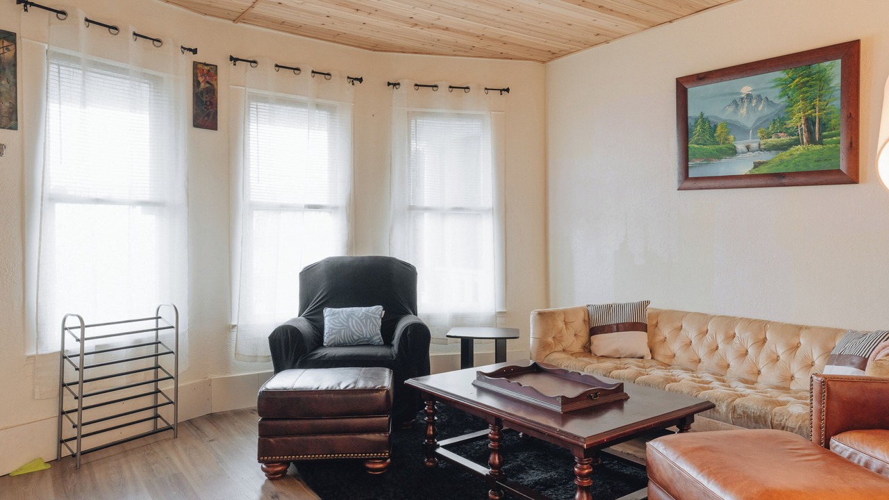 Photo of Livingroom in West Queen Anne