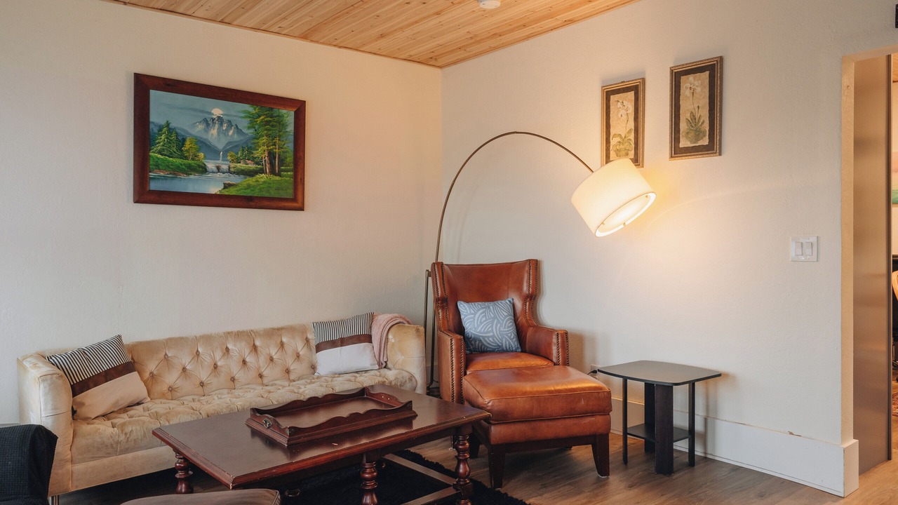 Photo of Livingroom in West Queen Anne
