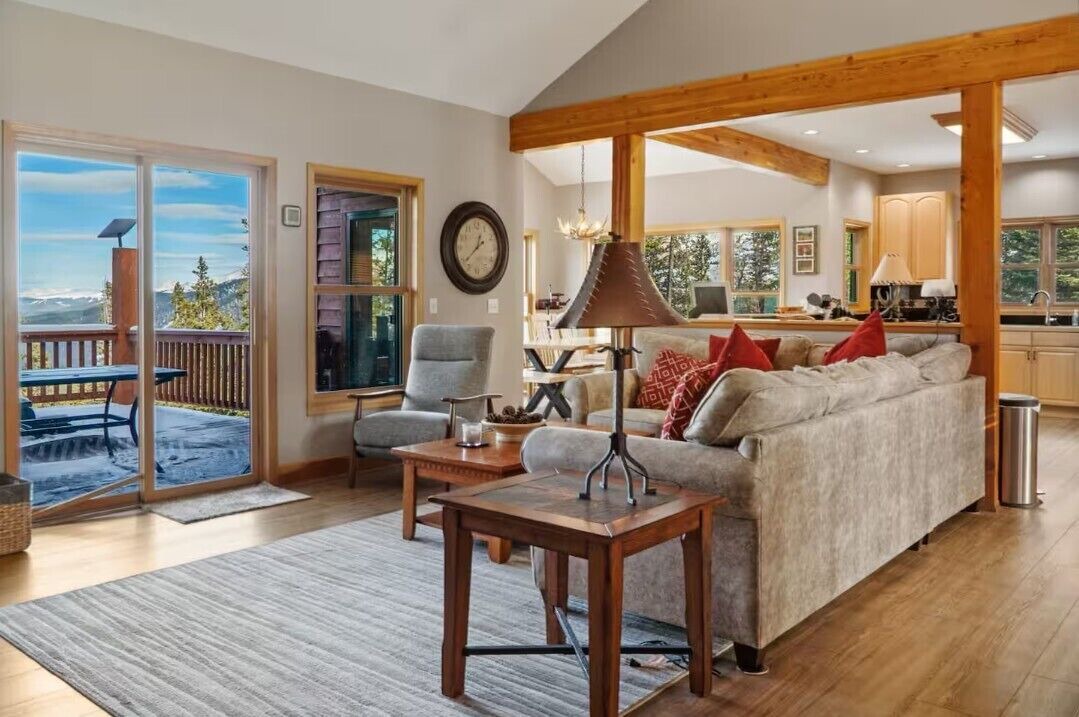 Photo of Livingroom in Quandary Village