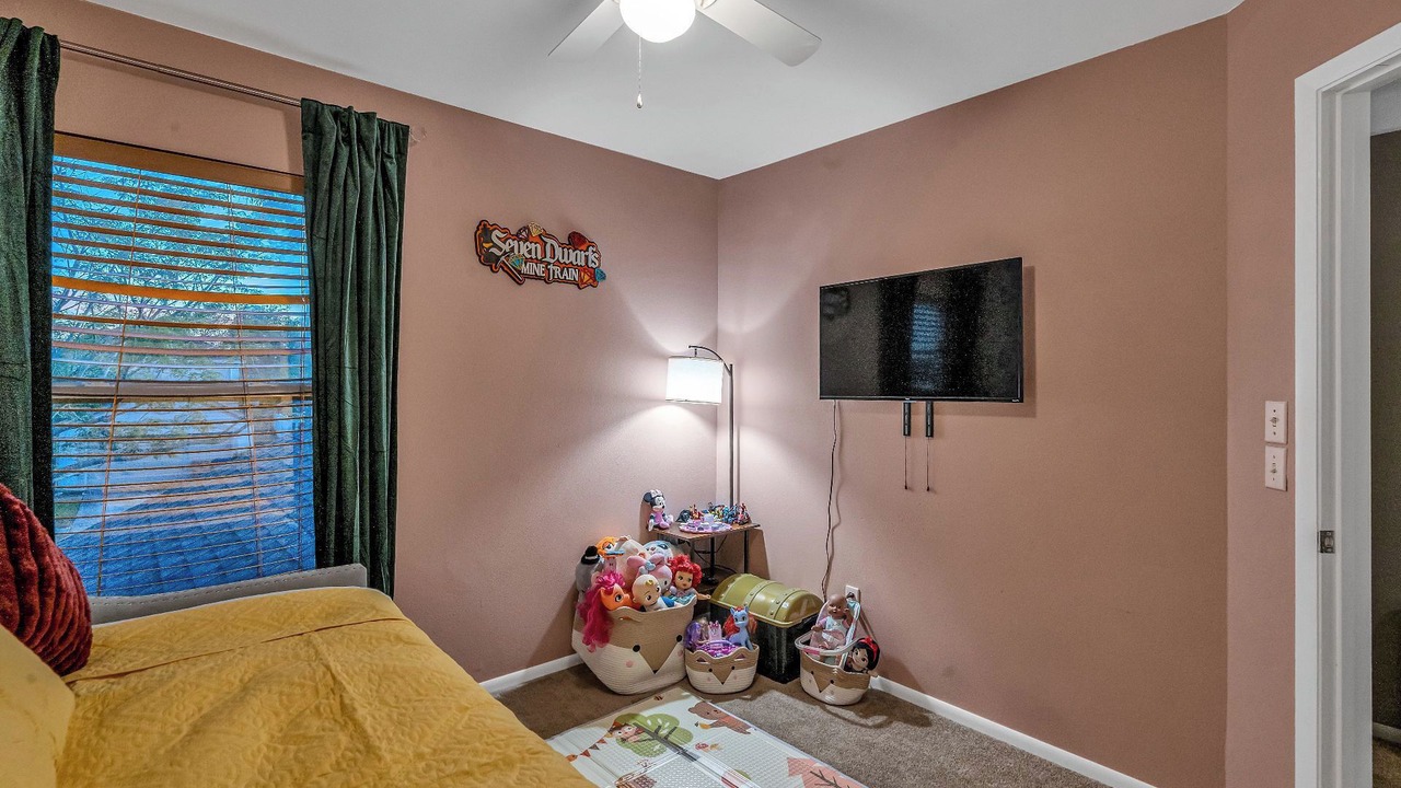 Photo of Bedroom in Lindfields