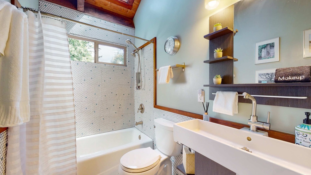 Photo of Bathroom in Mendocino