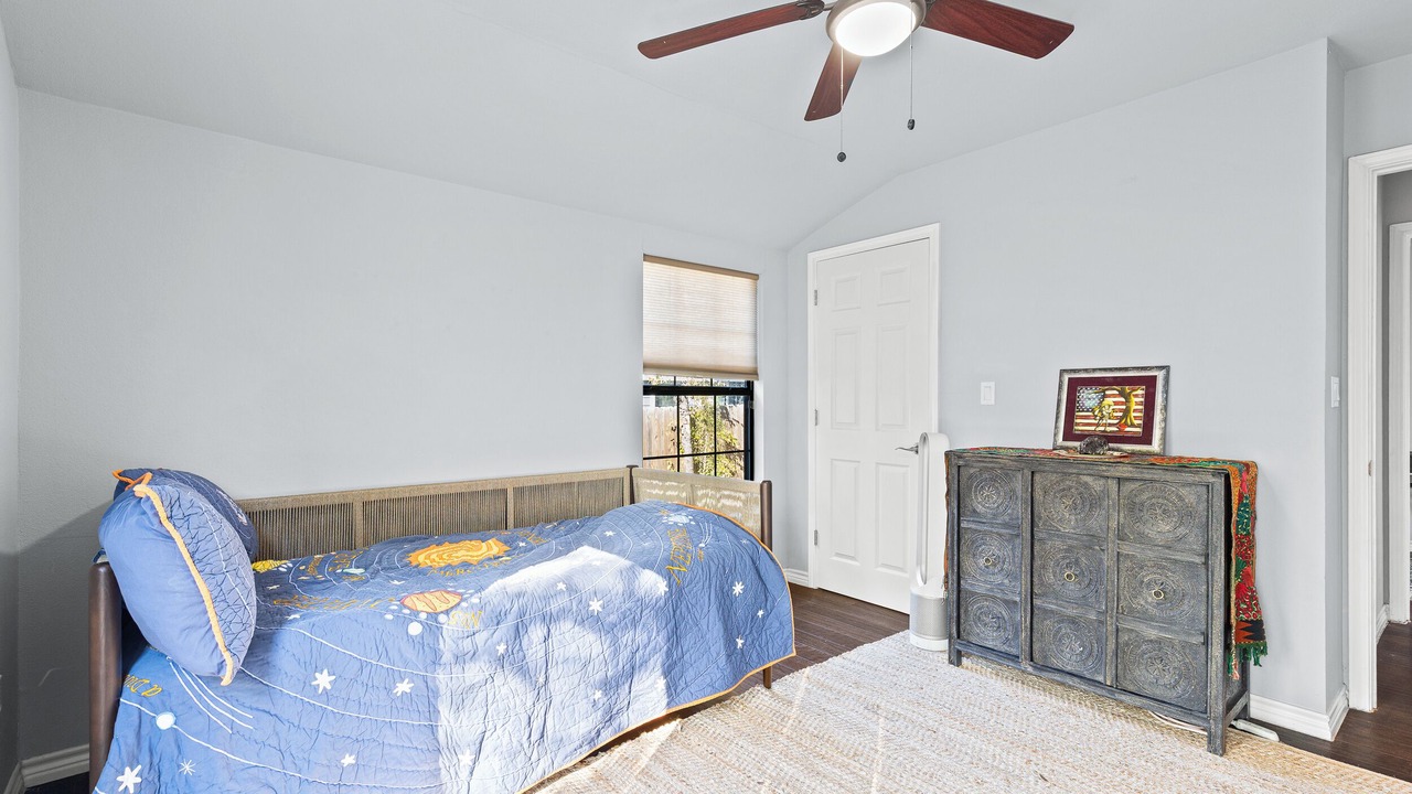 Photo of Bedroom in Mahncke Park