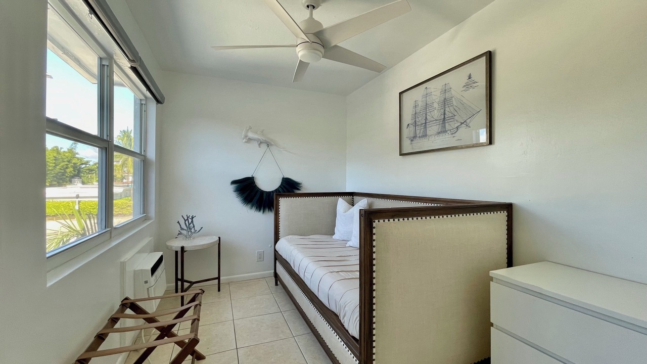 Photo of Bedroom in Lauderdale Beach