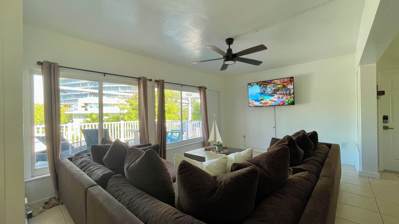 Photo of Livingroom in Lauderdale Beach