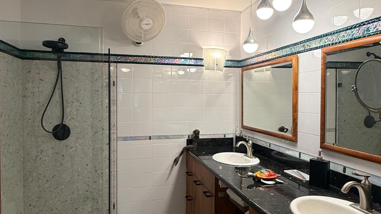 Photo of Bathroom in Hawaii Kai