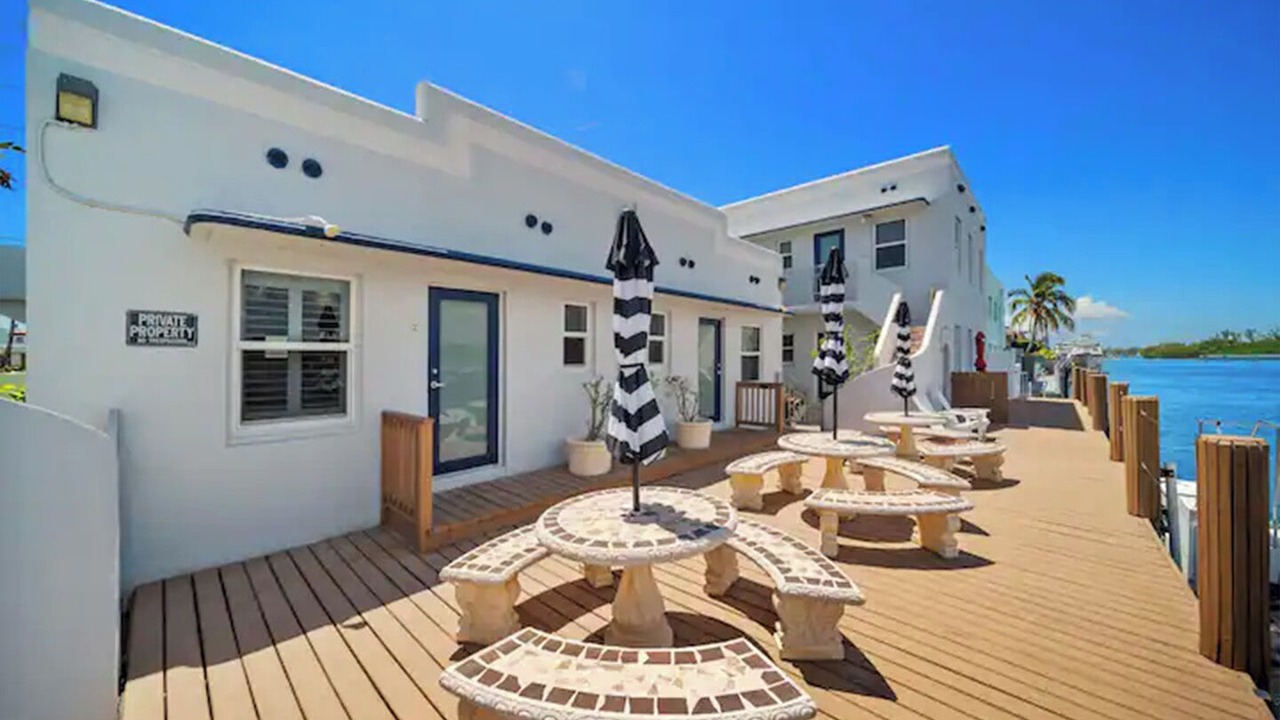 Photo of Outdoor in Hollywood Lakes