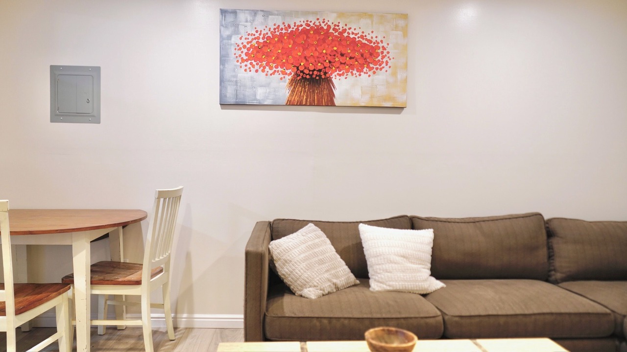 Photo of Livingroom in Midvale