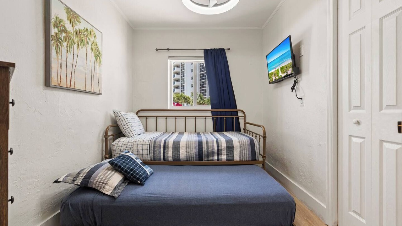 Photo of Bedroom in Lauderdale Beach