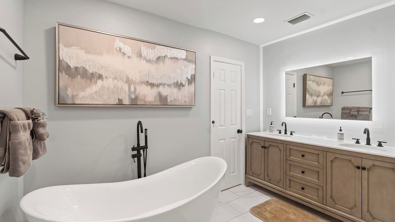 Photo of Bathroom in Lauderdale Beach