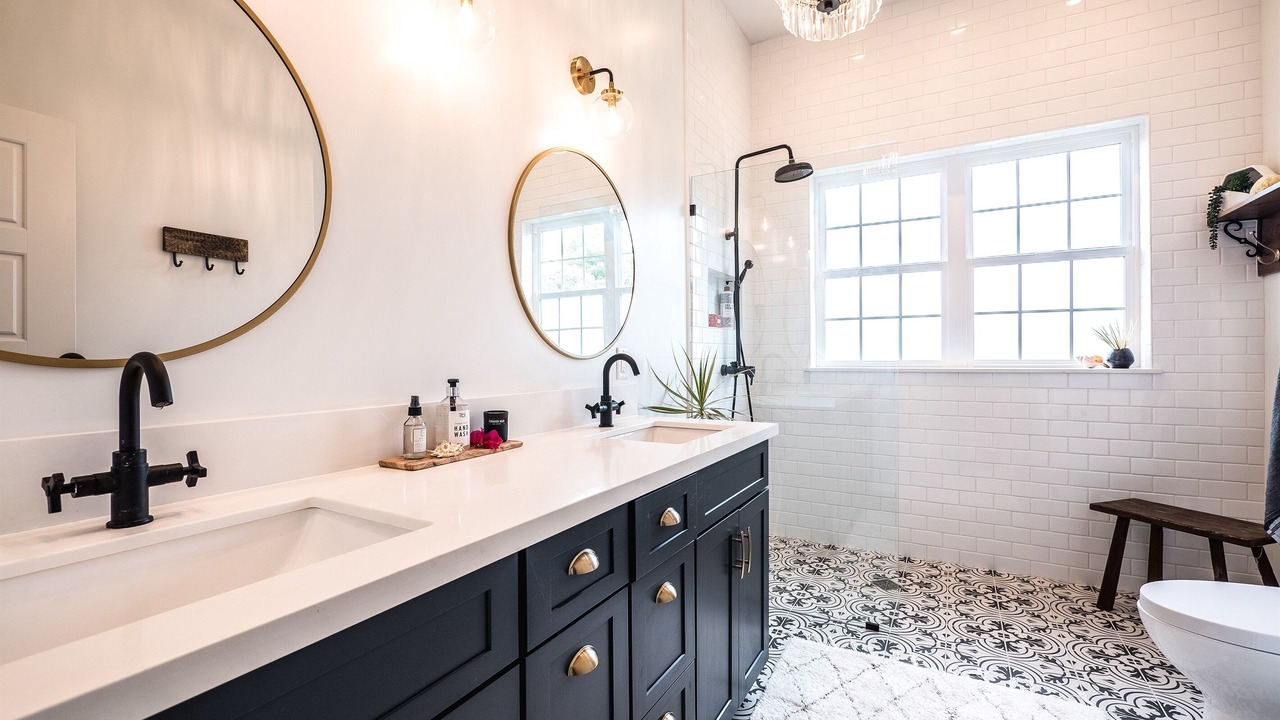 Photo of Bathroom in Wailuku