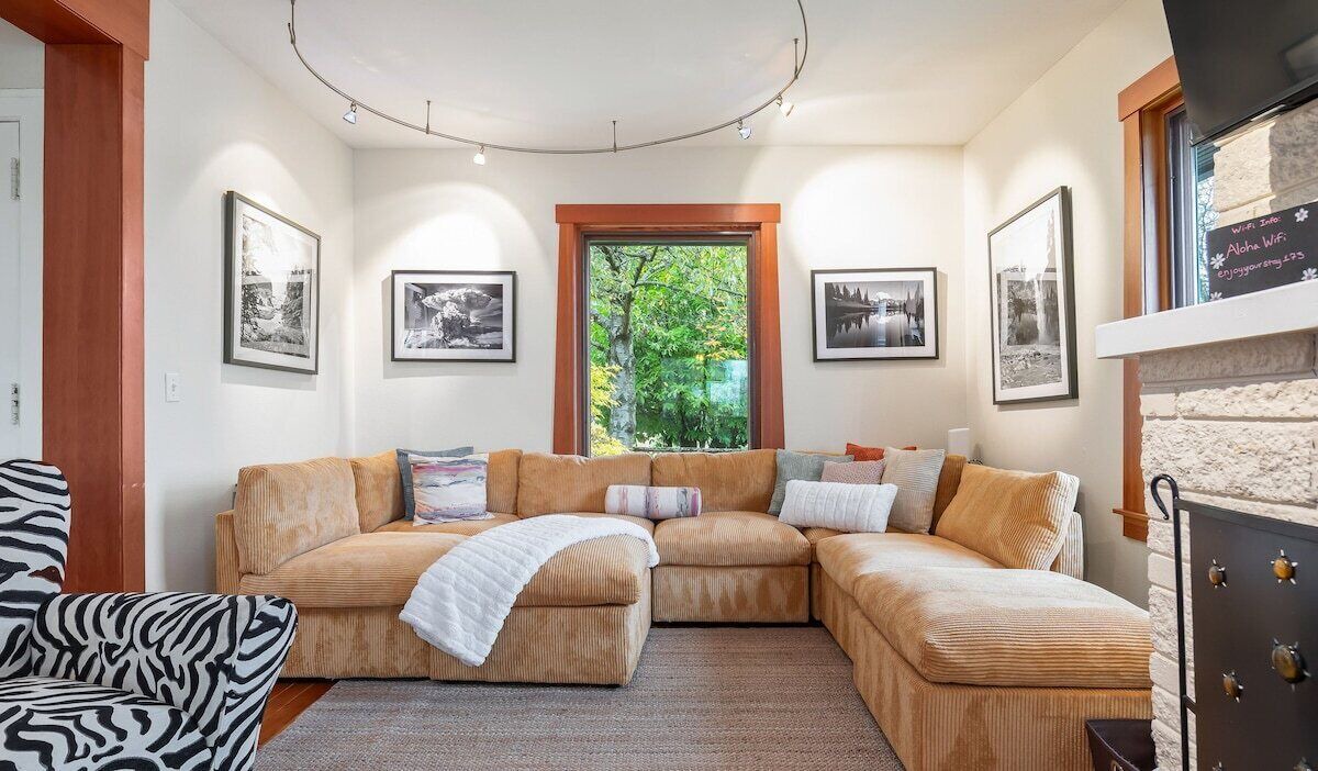 Photo of Livingroom in Lower Queen Anne