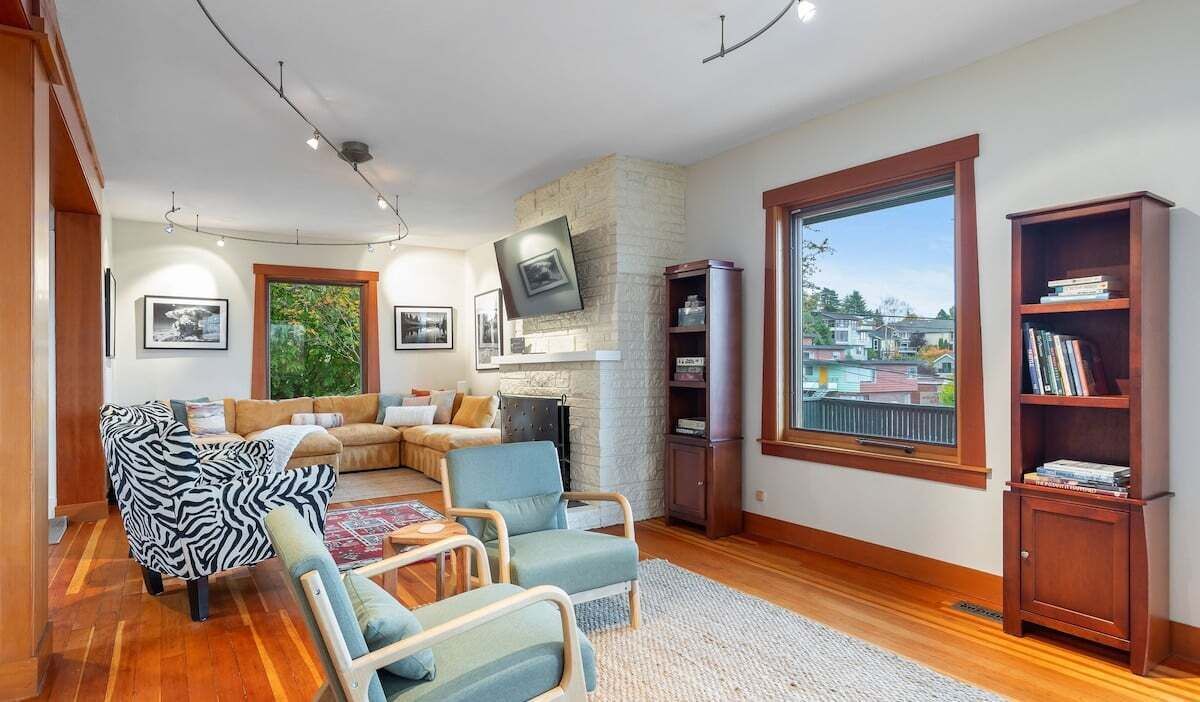 Photo of Livingroom in Lower Queen Anne