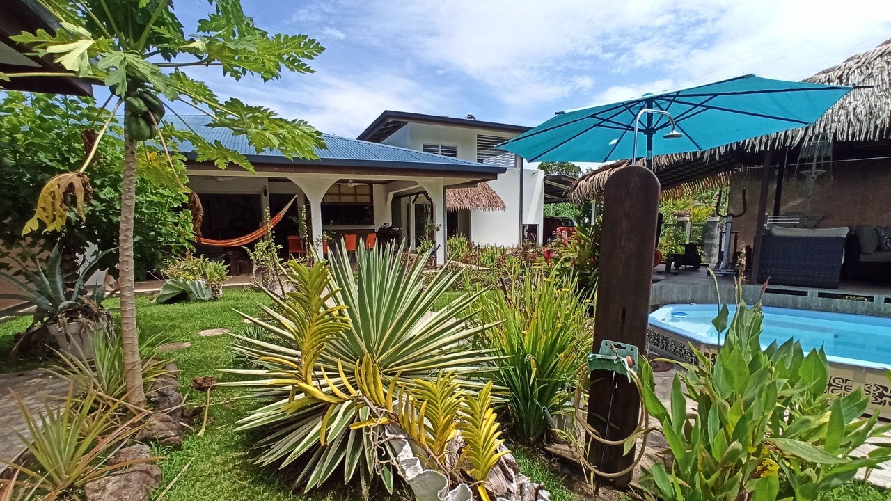 Photo of Outdoor in Teahupoo