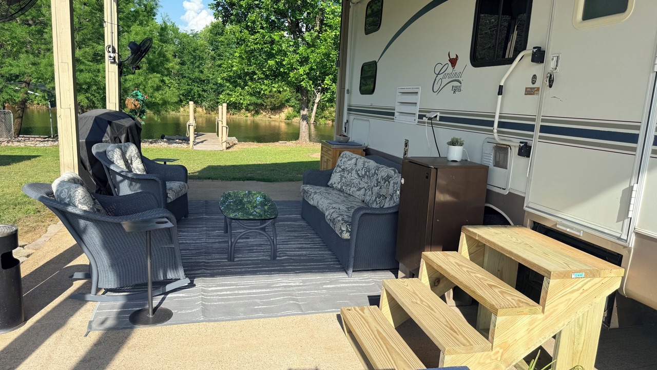 Photo of Patio Balcony in Decaturville