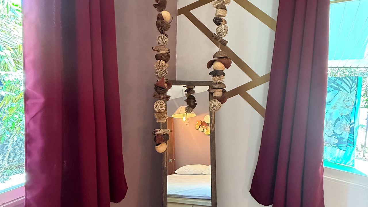 Photo of Bedroom in Teahupoo