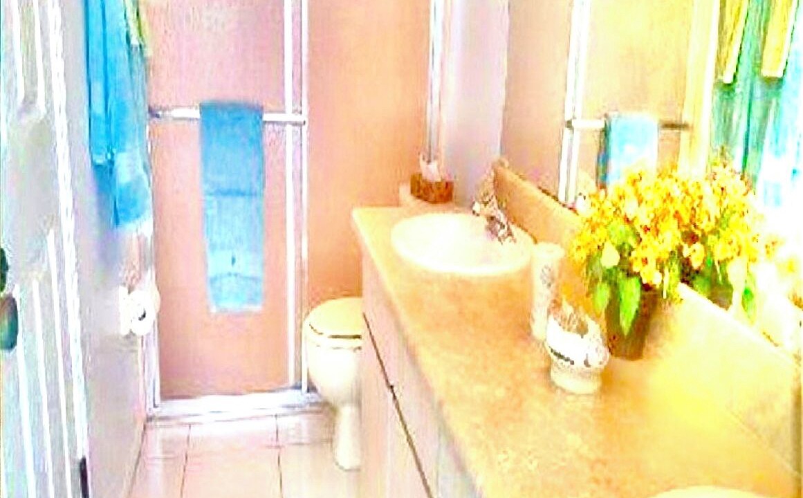 Photo of Bathroom in Lindfields