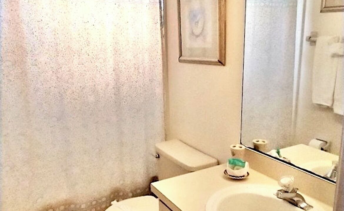 Photo of Bathroom in Lindfields