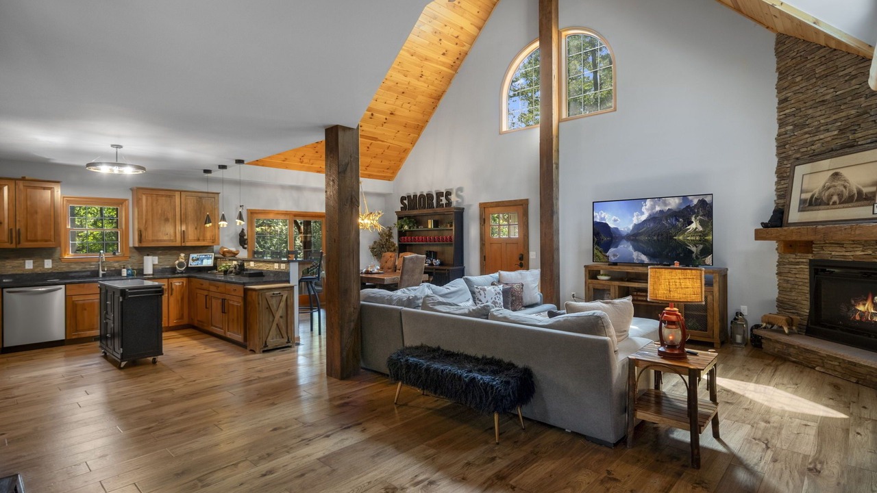 Photo of Livingroom in Bolton Landing