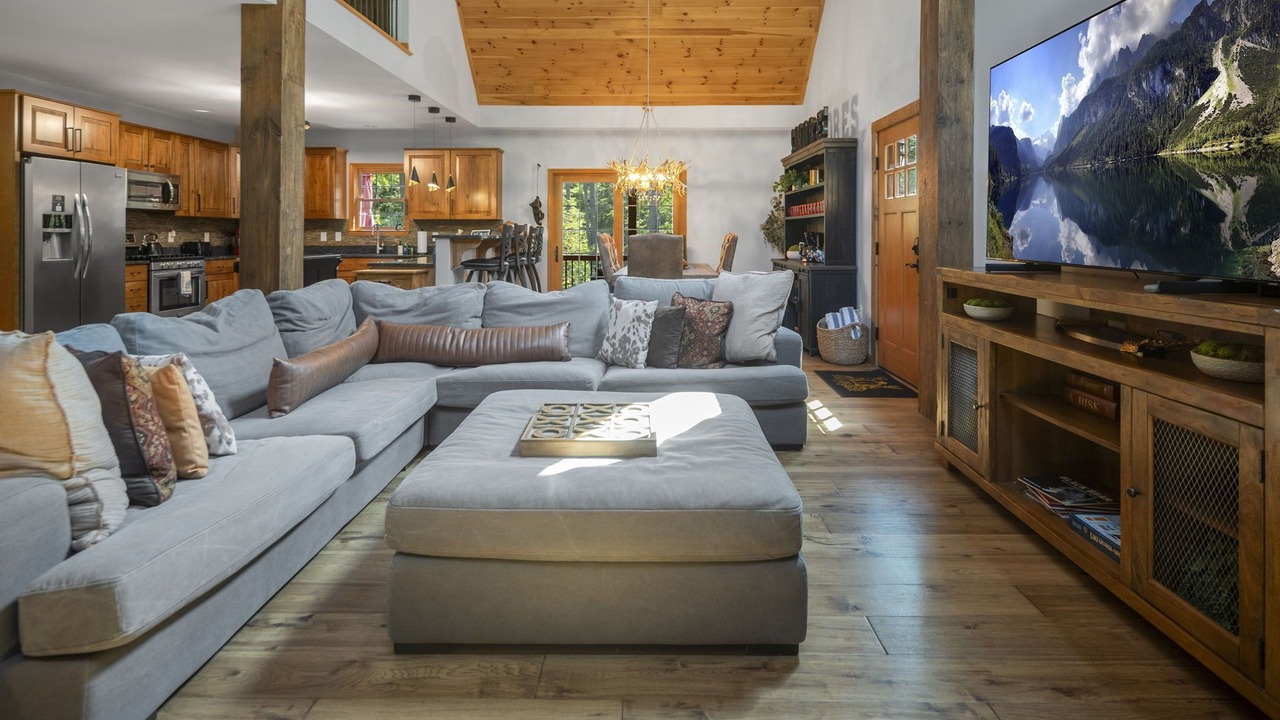 Photo of Livingroom in Bolton Landing