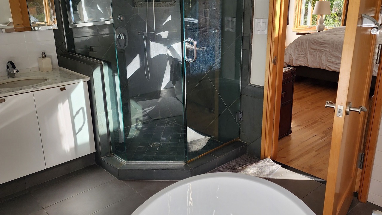 Photo of Bathroom in North Buckhead