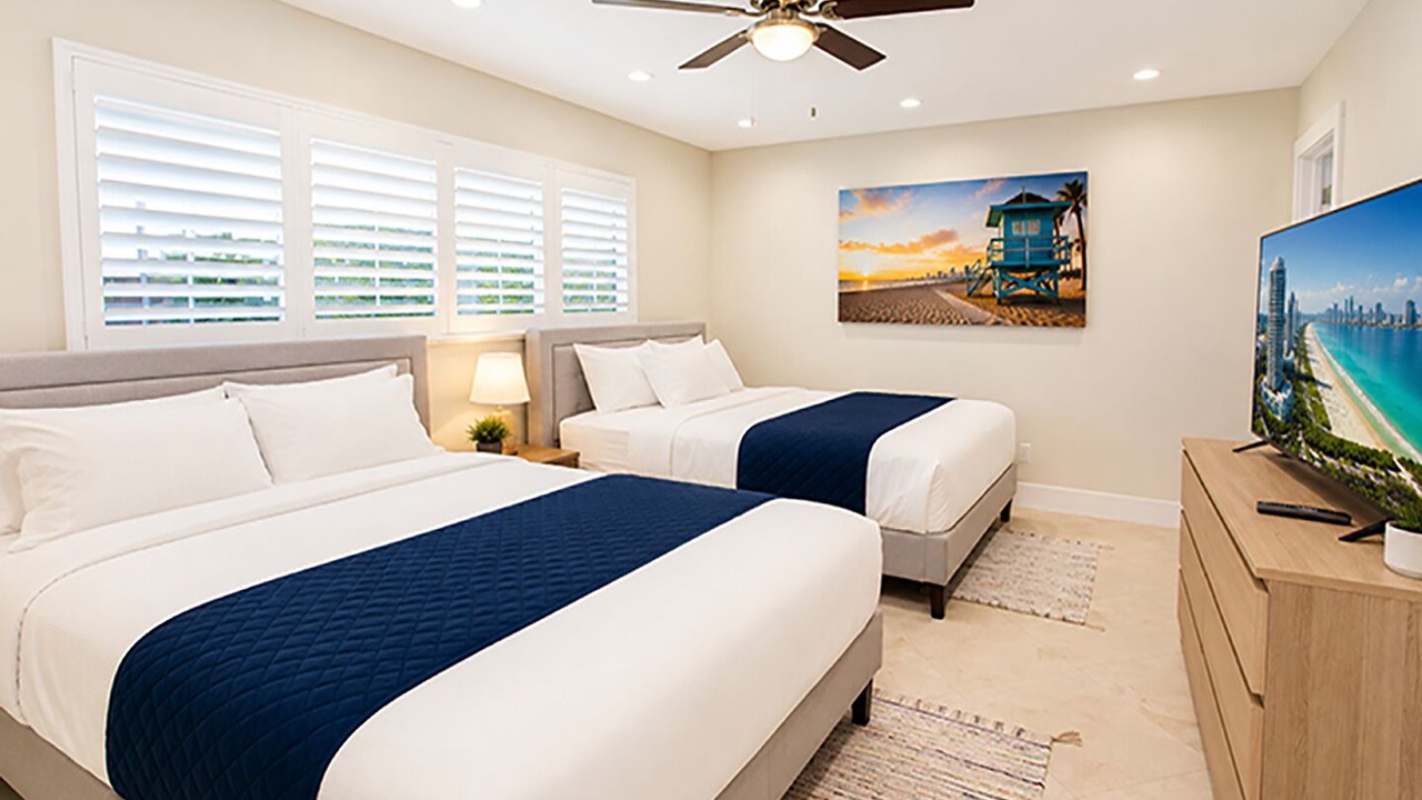 Photo of Bedroom in Hollywood Lakes