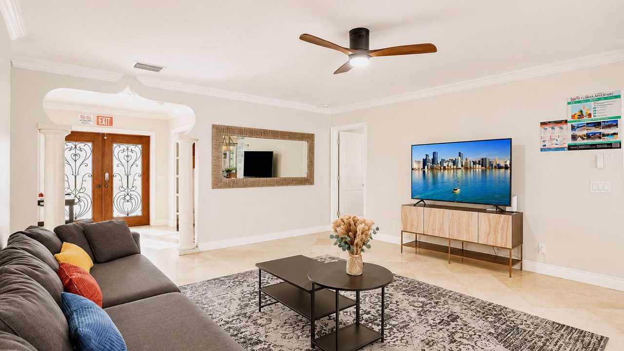 Photo of Livingroom in South Lake