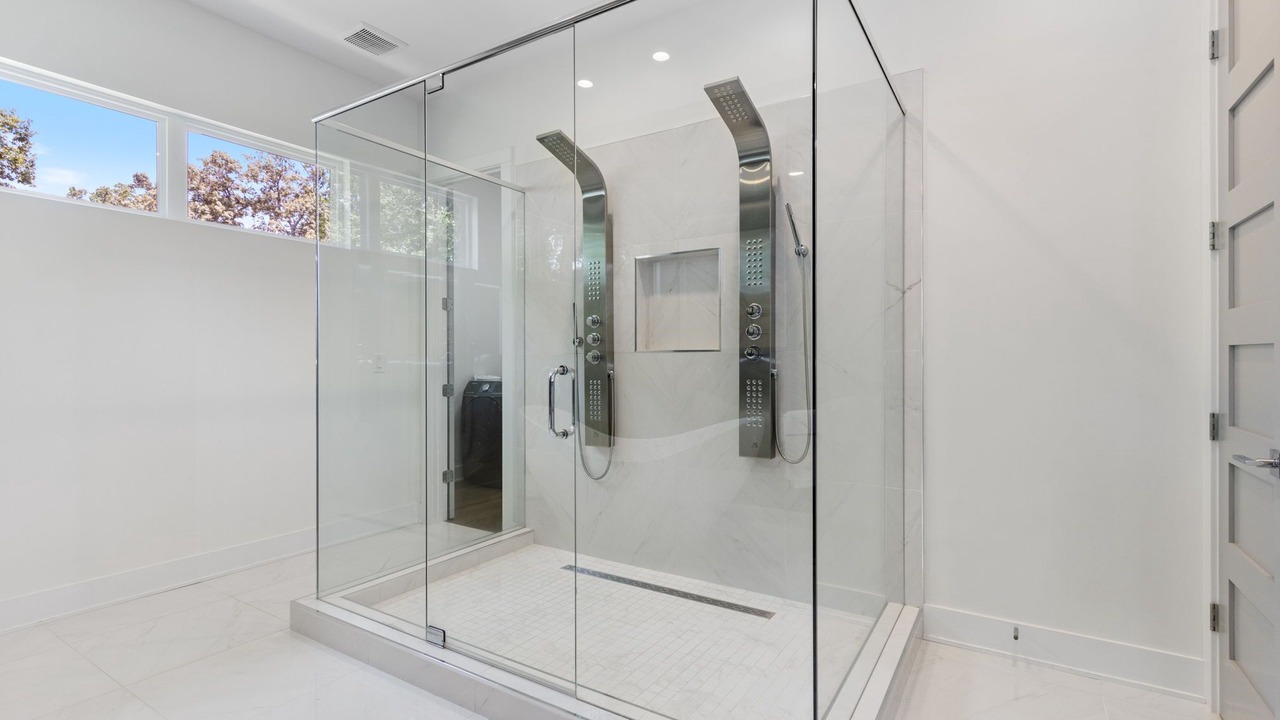 Photo of Bathroom in Lavista Park