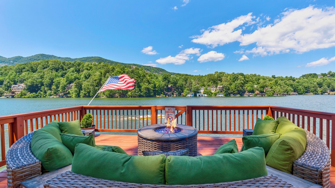 Photo of Patio Balcony in Lake Lure