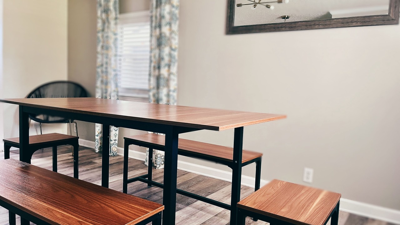 Photo of Livingroom in Northside
