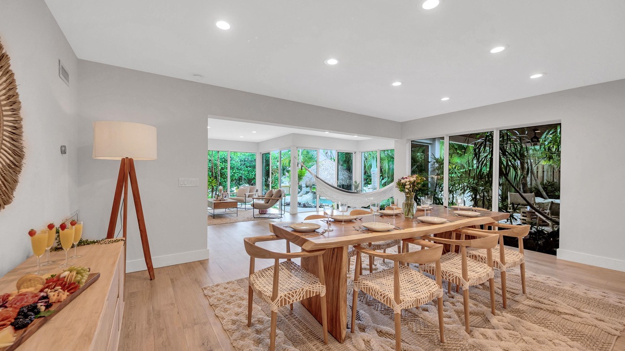 Photo of Outdoor in Poinsettia Heights