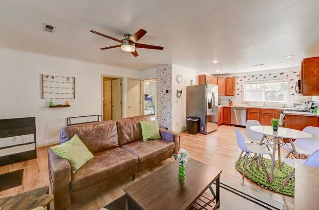 Photo of Livingroom in Wheeler