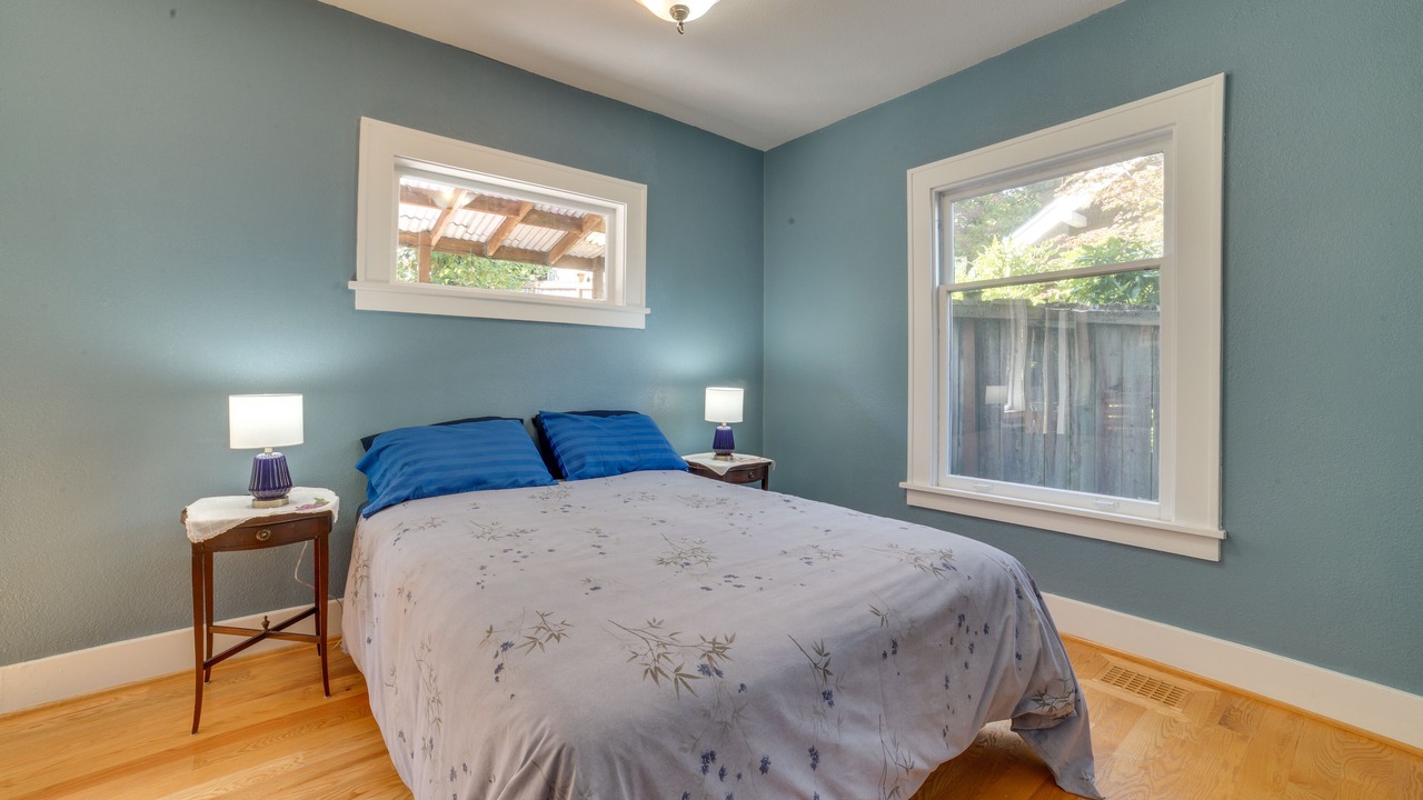 Photo of Bedroom in Seattle Metro Area
