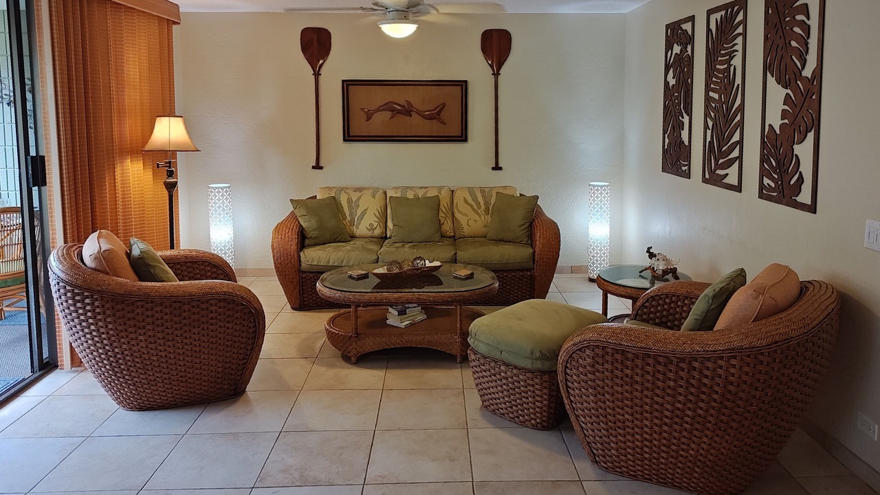 Photo of Livingroom in Kahaluu Bay