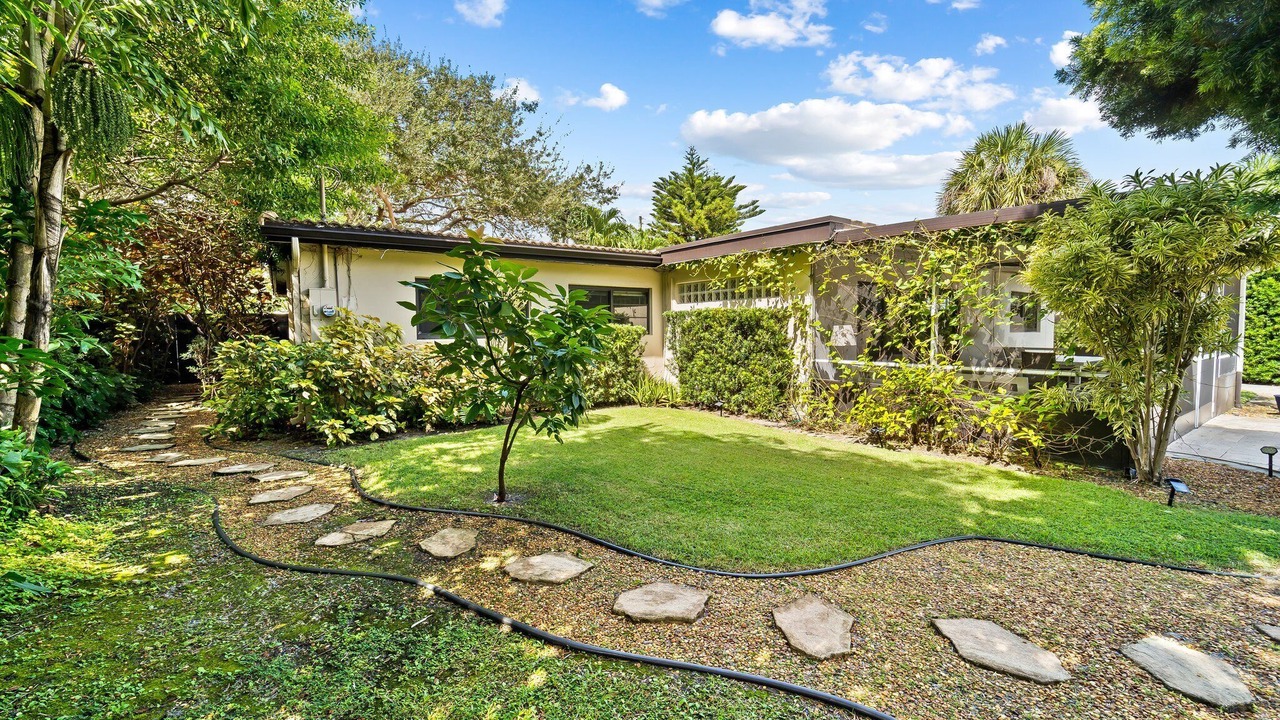 Photo of Outdoor in Poinsettia Heights