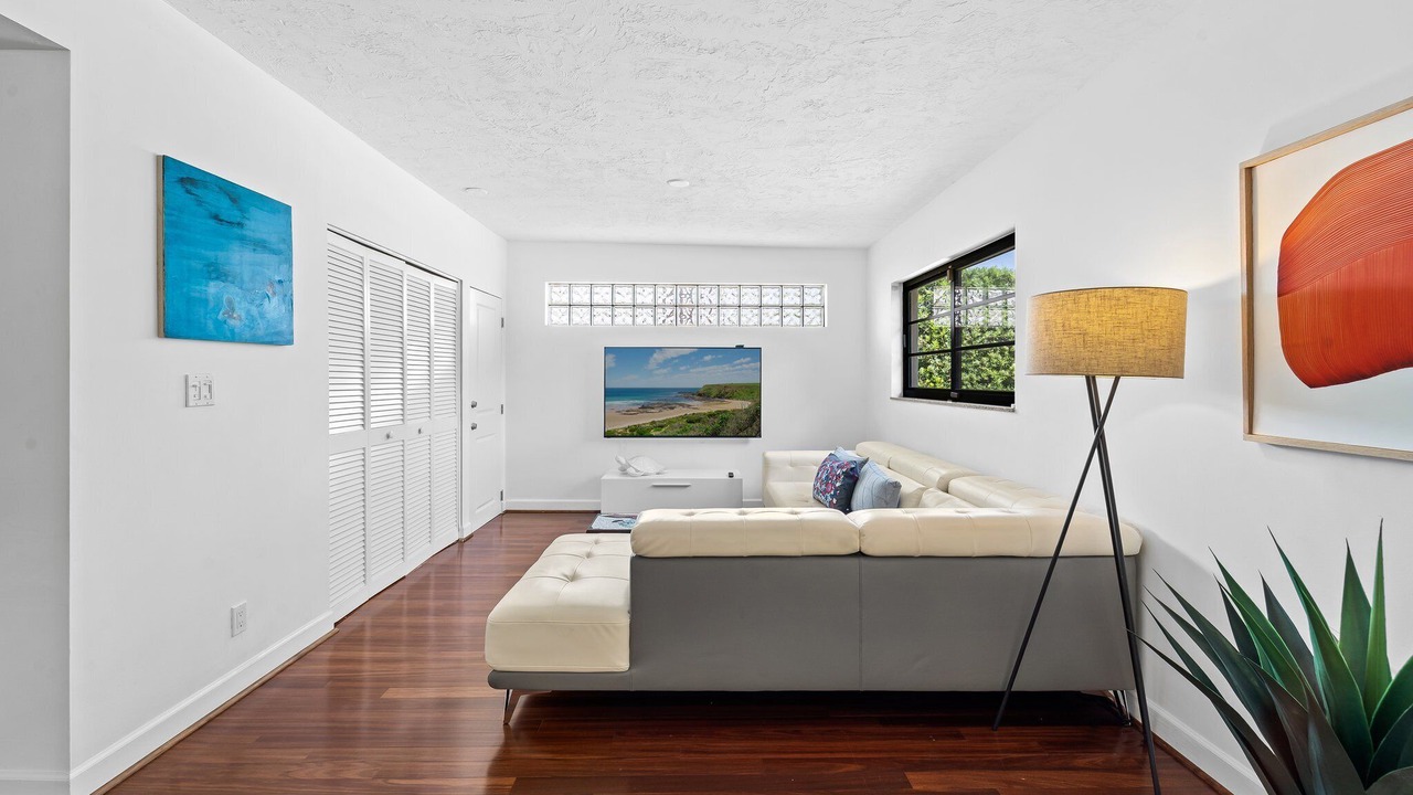 Photo of Livingroom in Poinsettia Heights