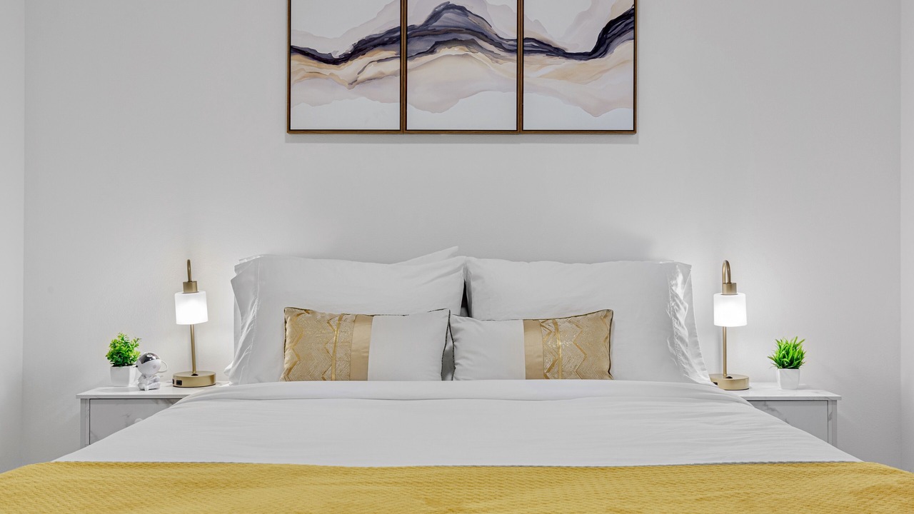 Photo of Bedroom in Broadway