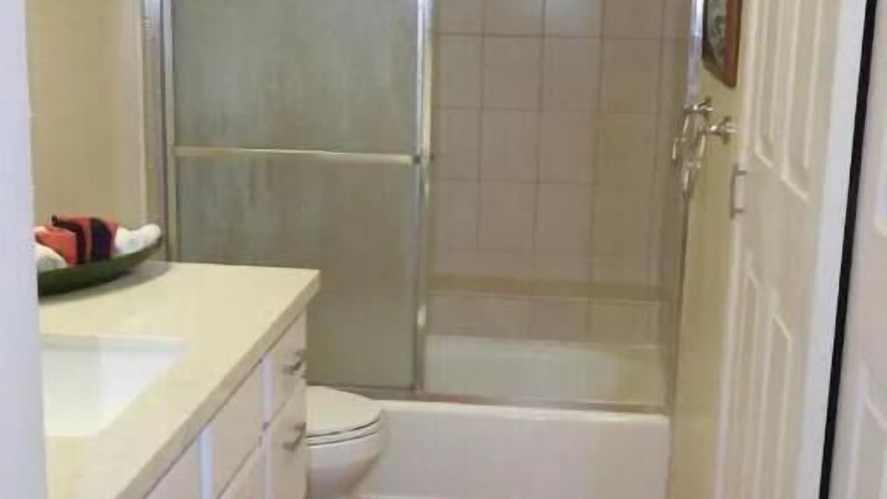 Photo of Bathroom in Kaiulani