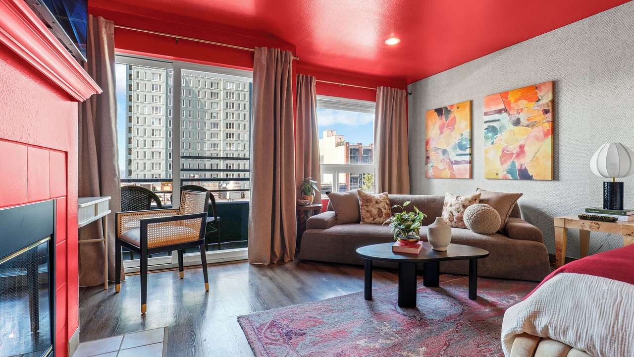 Photo of Livingroom in Belltown