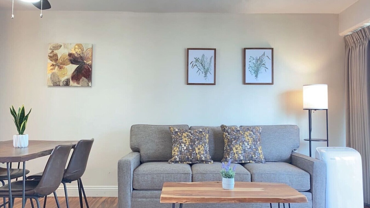 Photo of Livingroom in McCully - Moiliili