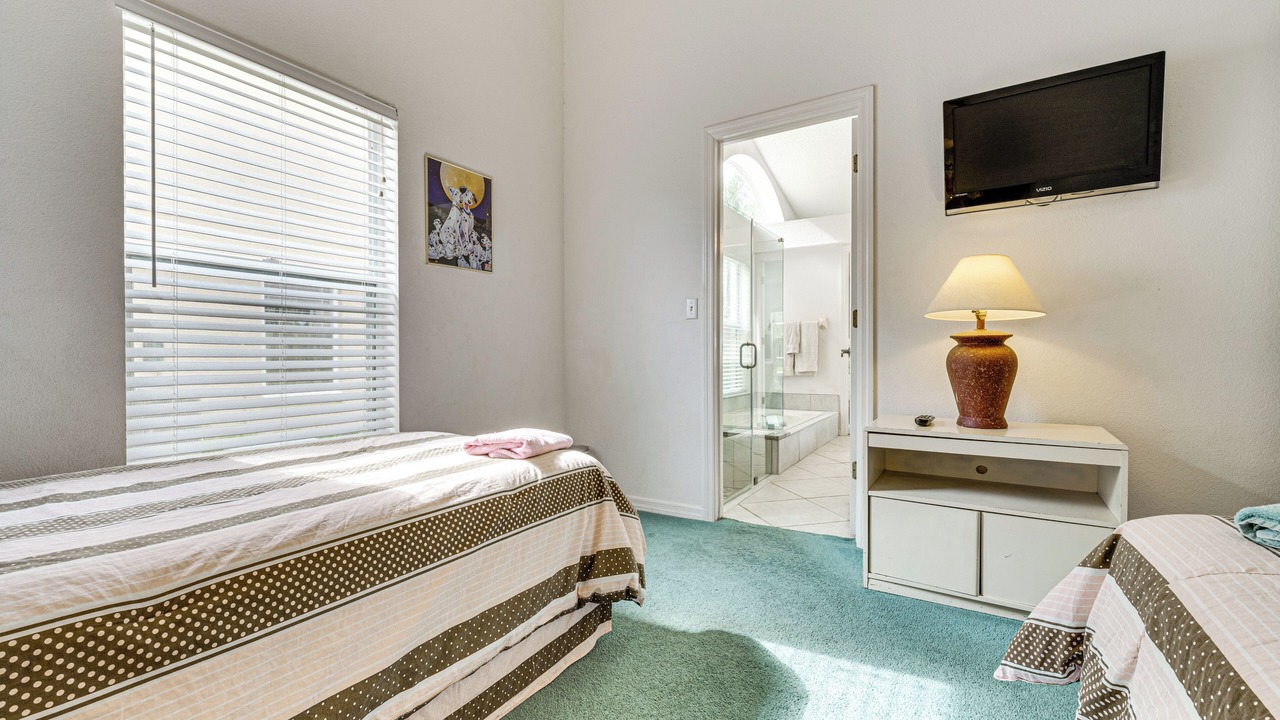 Photo of Bedroom in Lindfields