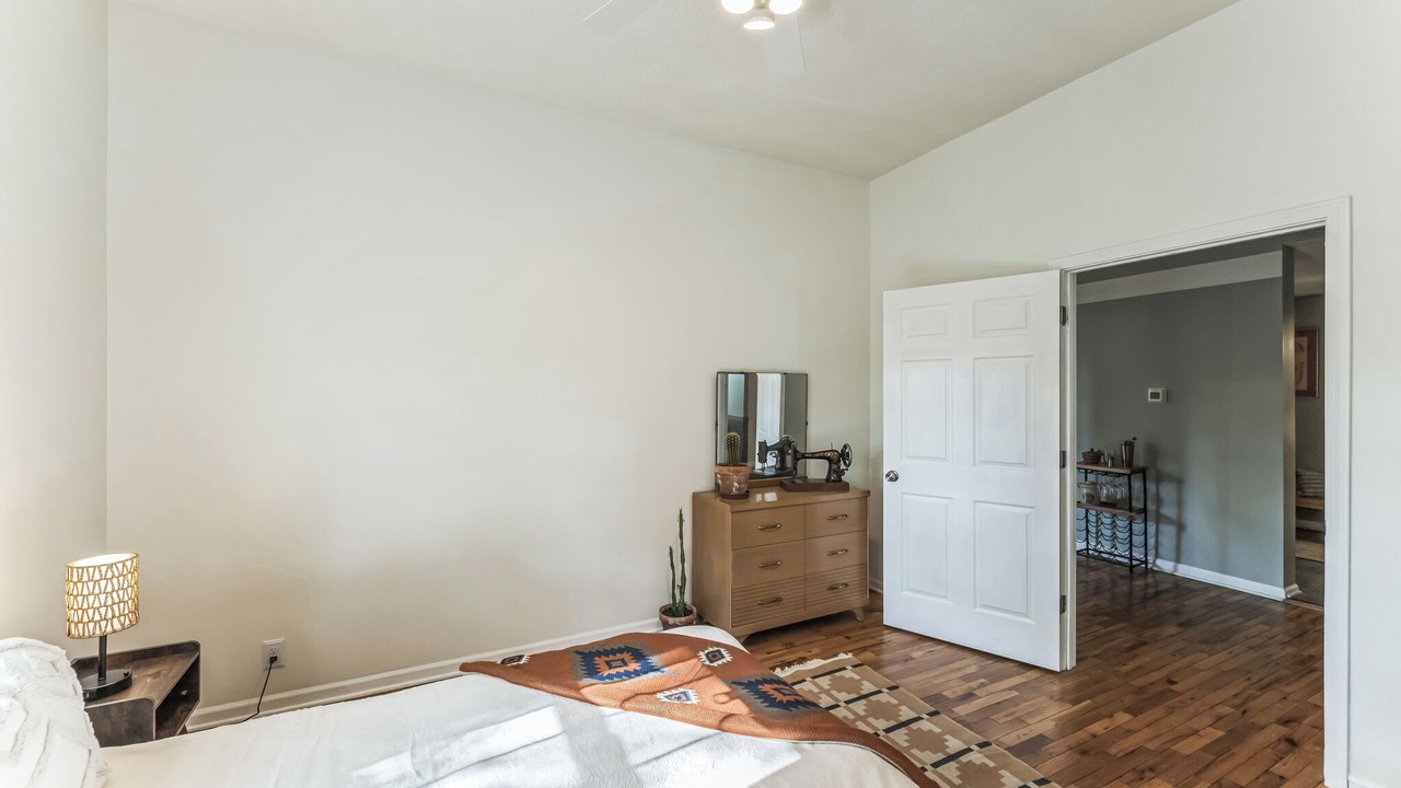 Photo of Bedroom in Niles