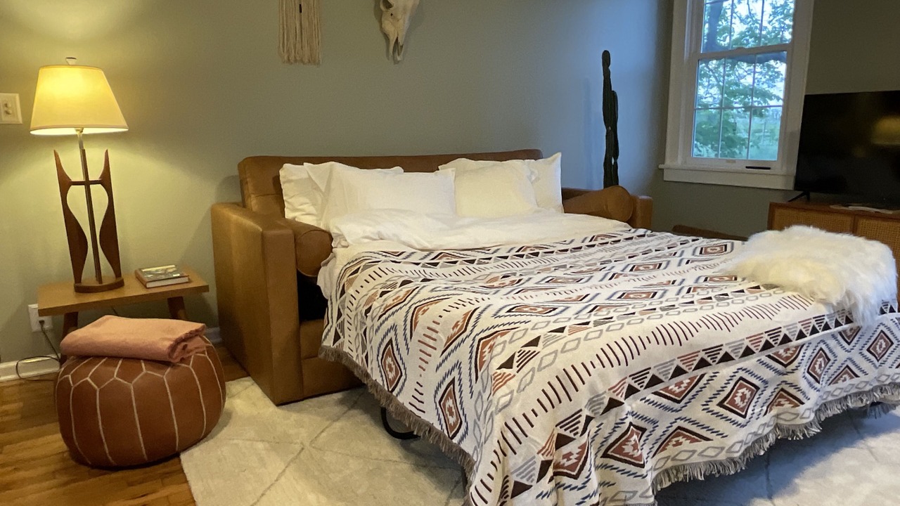 Photo of Bedroom in Niles