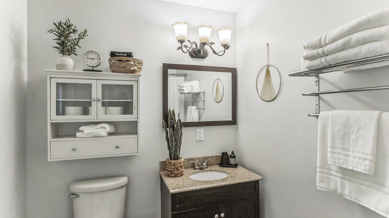Photo of Bathroom in Niles