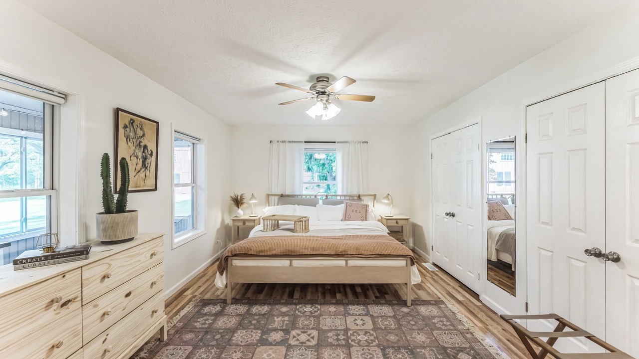 Photo of Bedroom in Niles